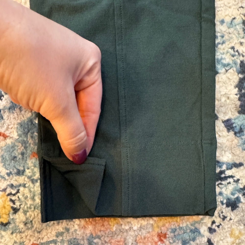 Eileen Fisher Stretch Crepe Ankle Pants
Size Medium - Picture 4 of 6